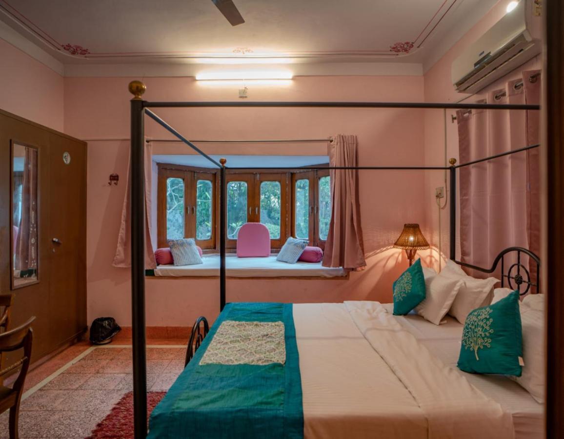 Hotel Ambavgarh Palace อุเดเปอร์ ภายนอก รูปภาพ
