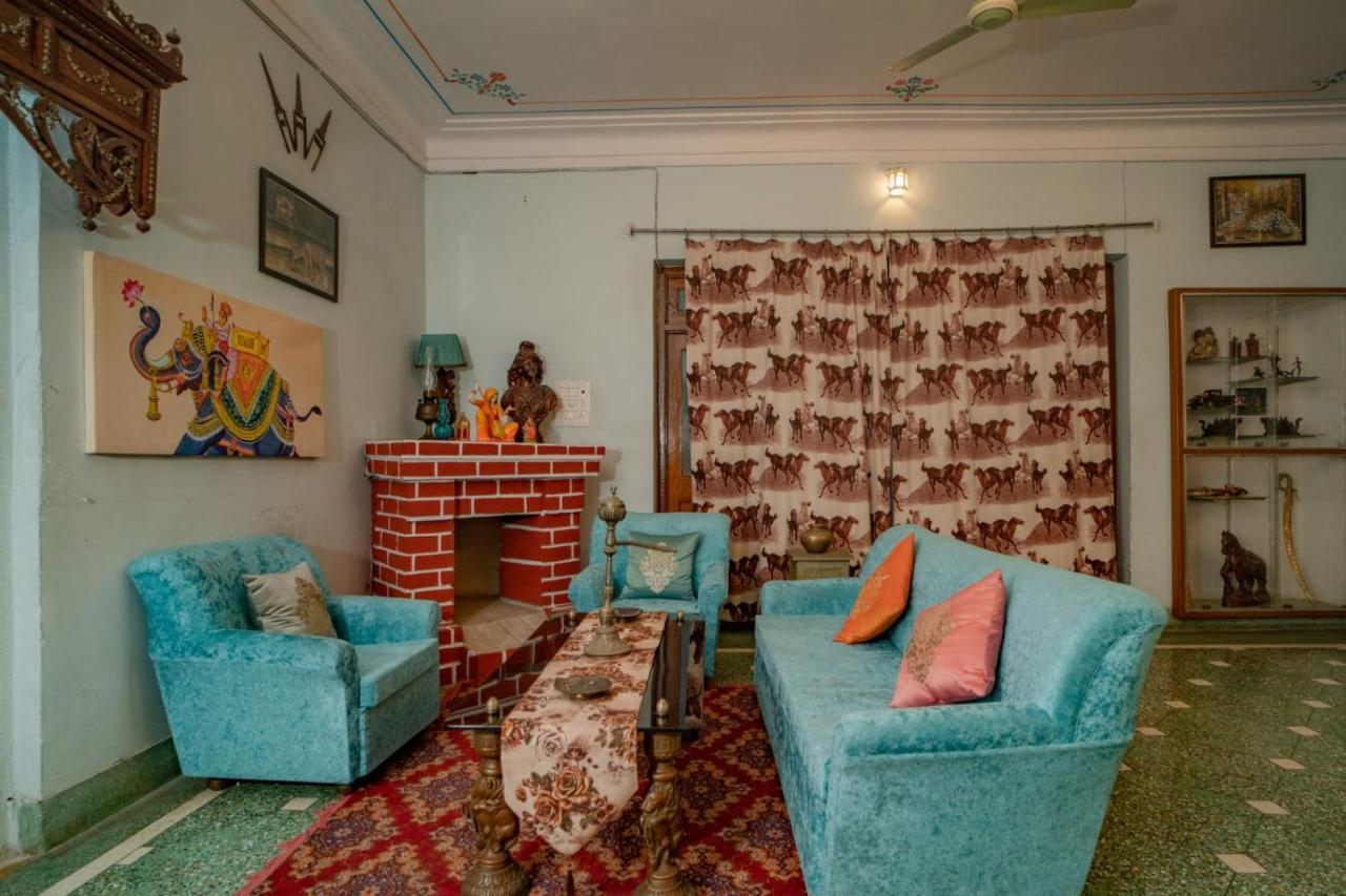 Hotel Ambavgarh Palace อุเดเปอร์ ภายนอก รูปภาพ