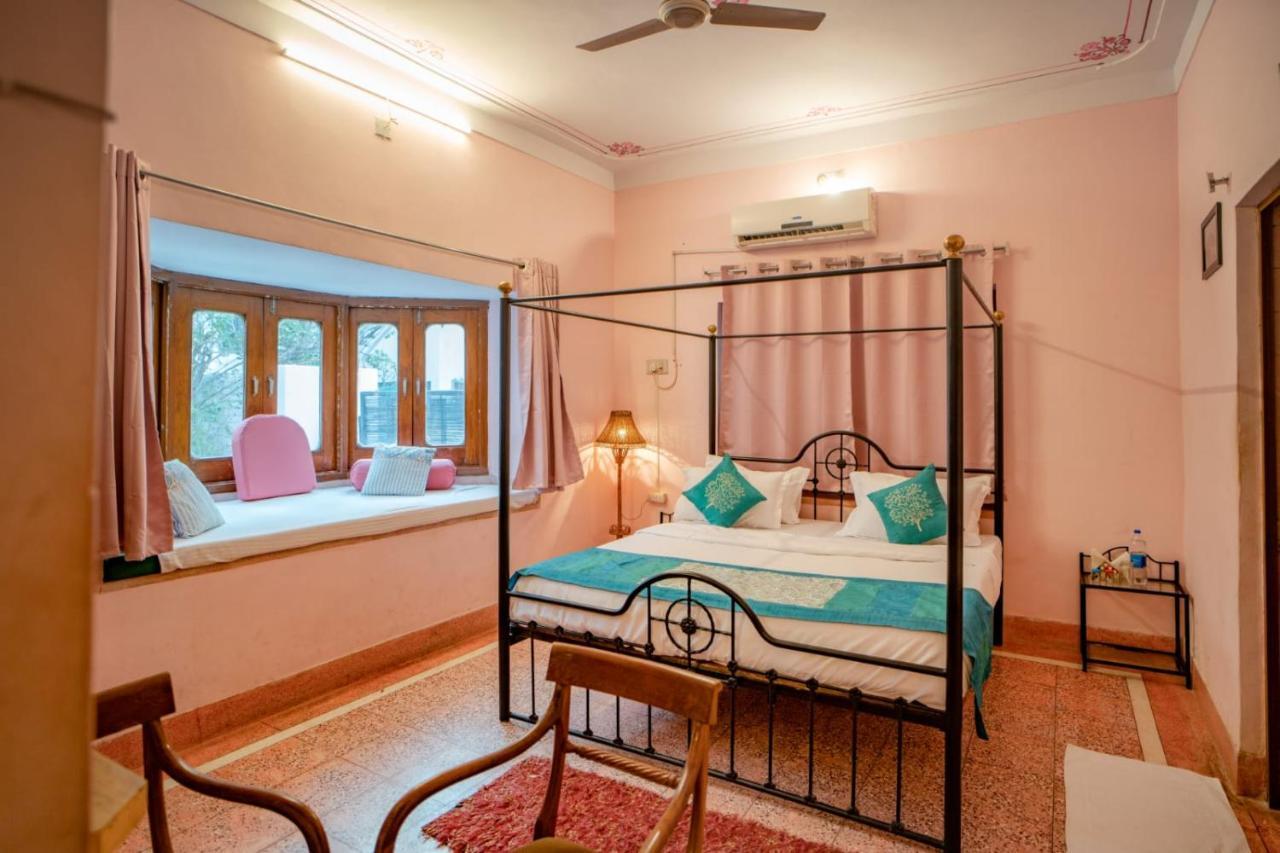 Hotel Ambavgarh Palace อุเดเปอร์ ภายนอก รูปภาพ