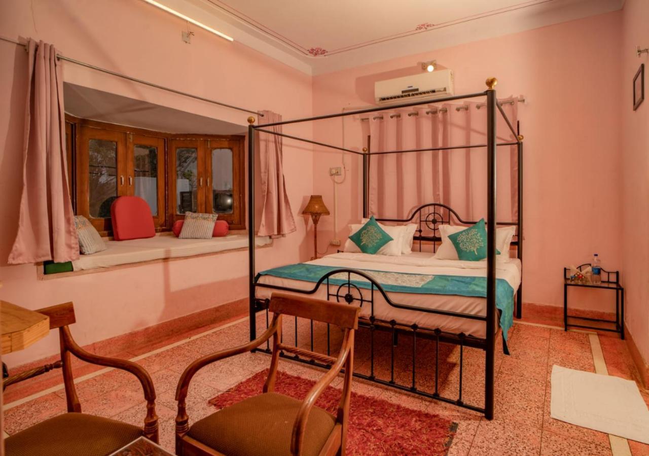 Hotel Ambavgarh Palace อุเดเปอร์ ภายนอก รูปภาพ
