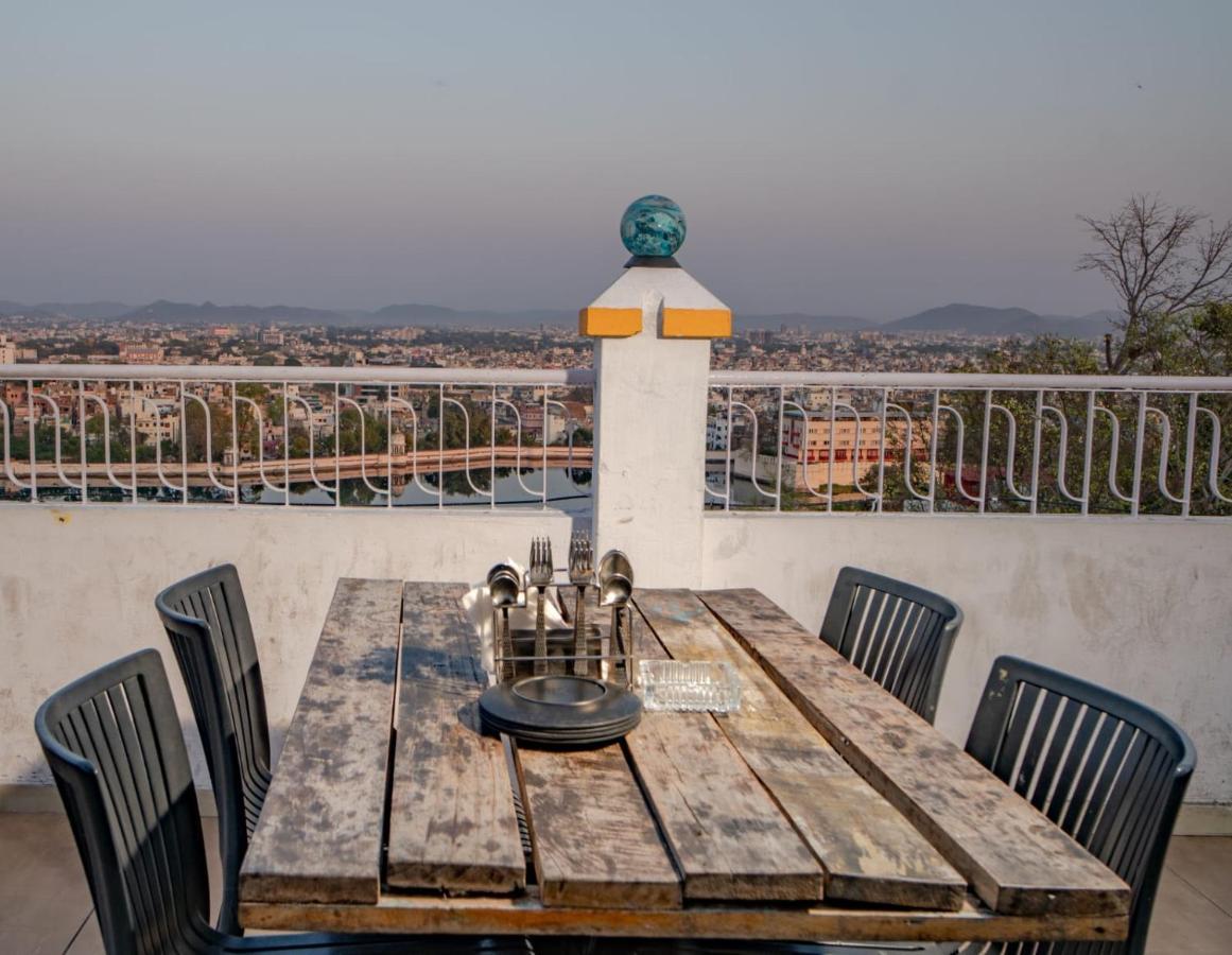 Hotel Ambavgarh Palace อุเดเปอร์ ภายนอก รูปภาพ