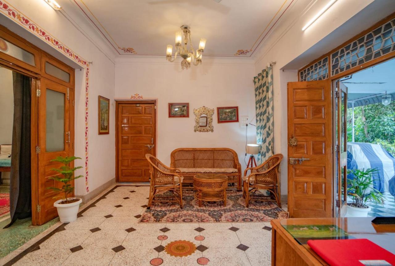 Hotel Ambavgarh Palace อุเดเปอร์ ภายนอก รูปภาพ