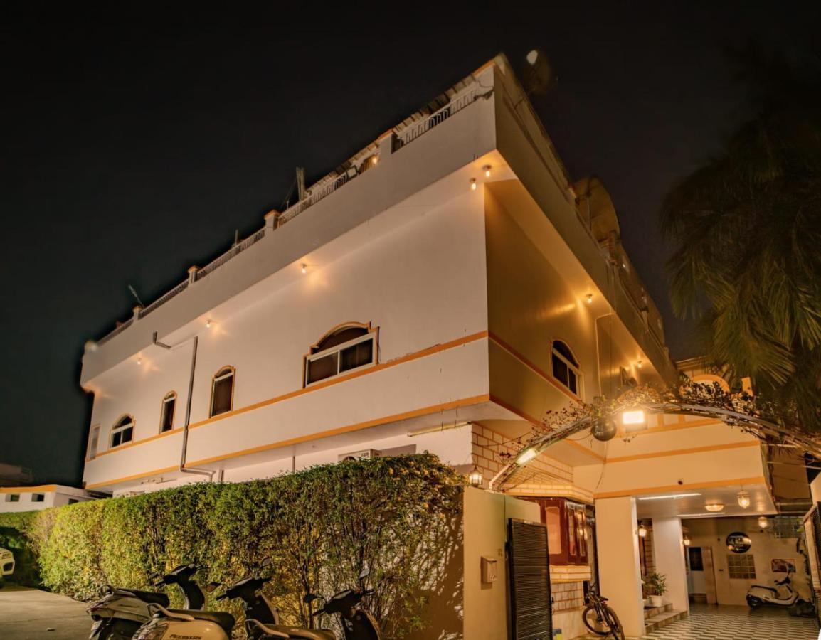 Hotel Ambavgarh Palace อุเดเปอร์ ภายนอก รูปภาพ