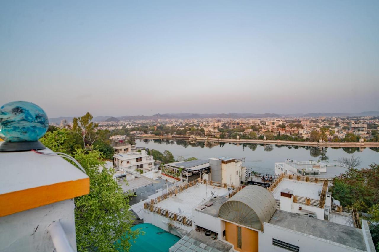 Hotel Ambavgarh Palace อุเดเปอร์ ภายนอก รูปภาพ