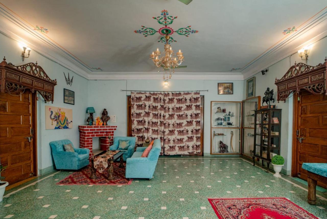 Hotel Ambavgarh Palace อุเดเปอร์ ภายนอก รูปภาพ