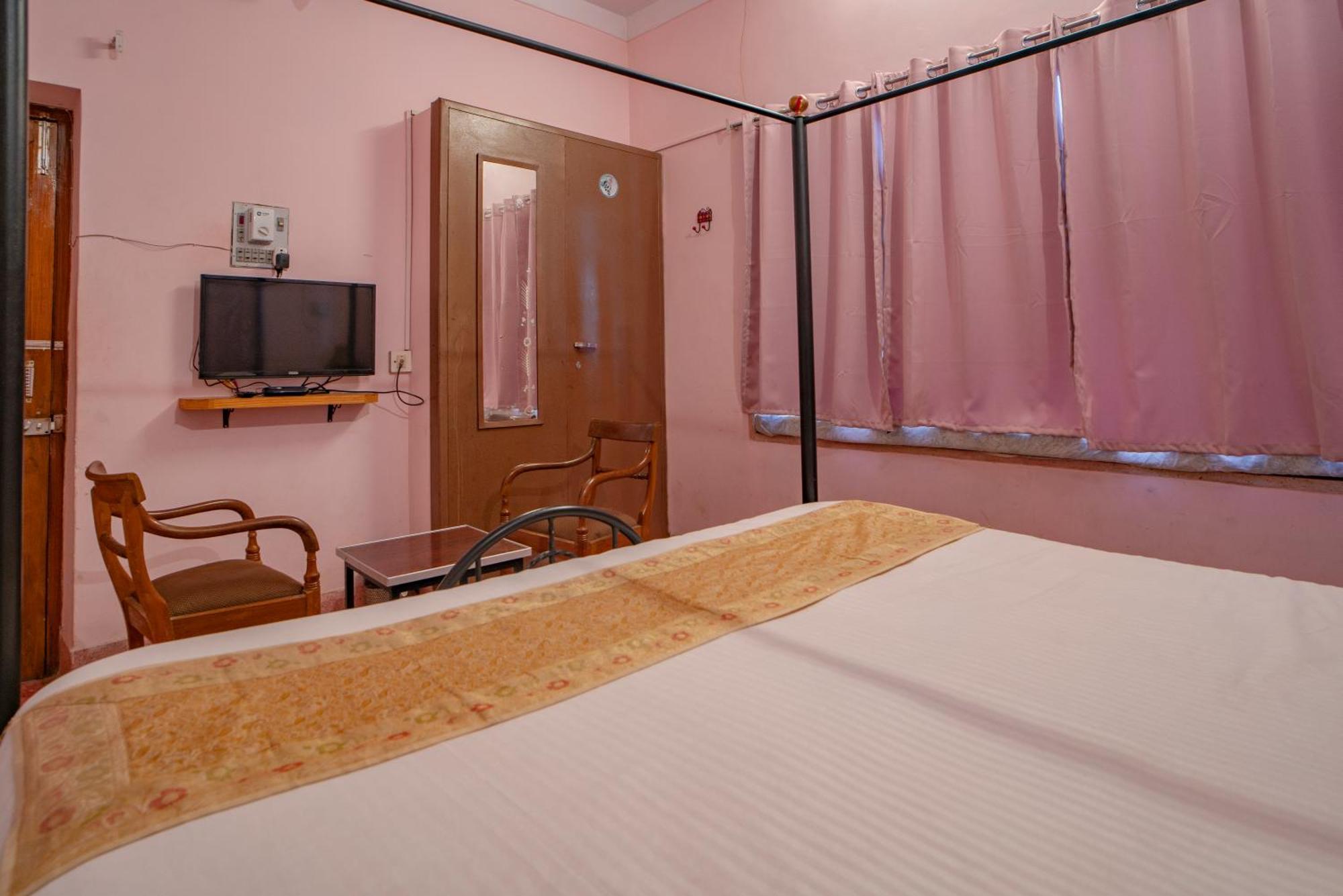 Hotel Ambavgarh Palace อุเดเปอร์ ภายนอก รูปภาพ