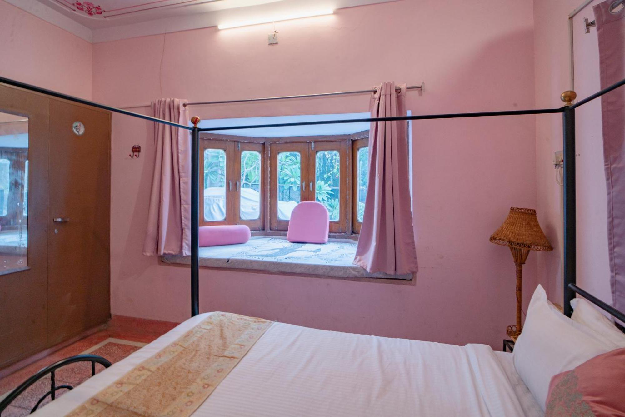 Hotel Ambavgarh Palace อุเดเปอร์ ภายนอก รูปภาพ