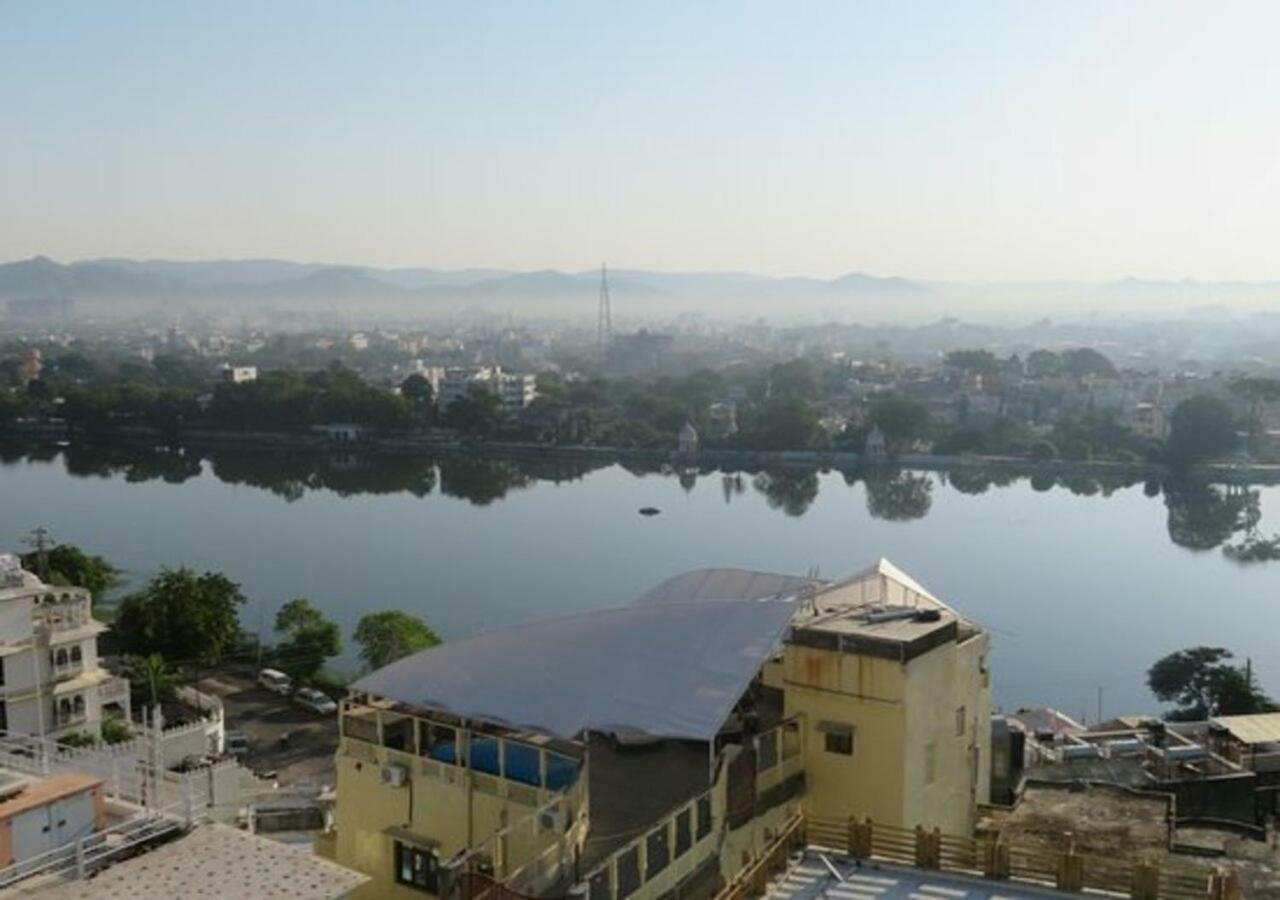 Hotel Ambavgarh Palace อุเดเปอร์ ภายนอก รูปภาพ