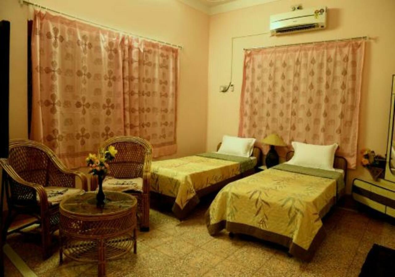 Hotel Ambavgarh Palace อุเดเปอร์ ภายนอก รูปภาพ