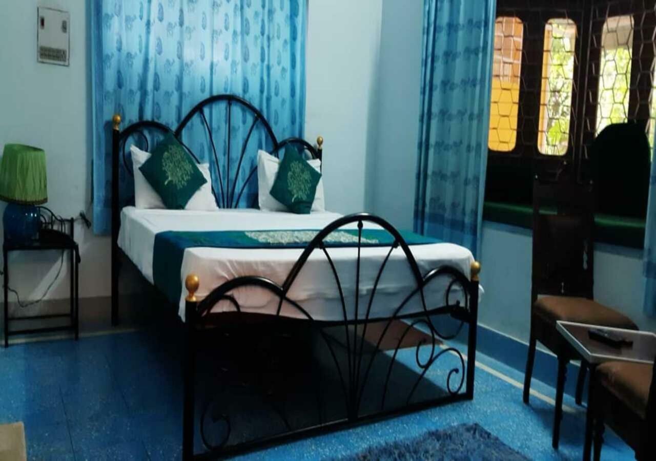 Hotel Ambavgarh Palace อุเดเปอร์ ภายนอก รูปภาพ