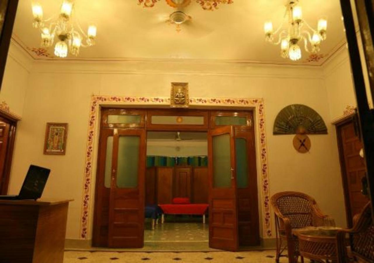 Hotel Ambavgarh Palace อุเดเปอร์ ภายนอก รูปภาพ