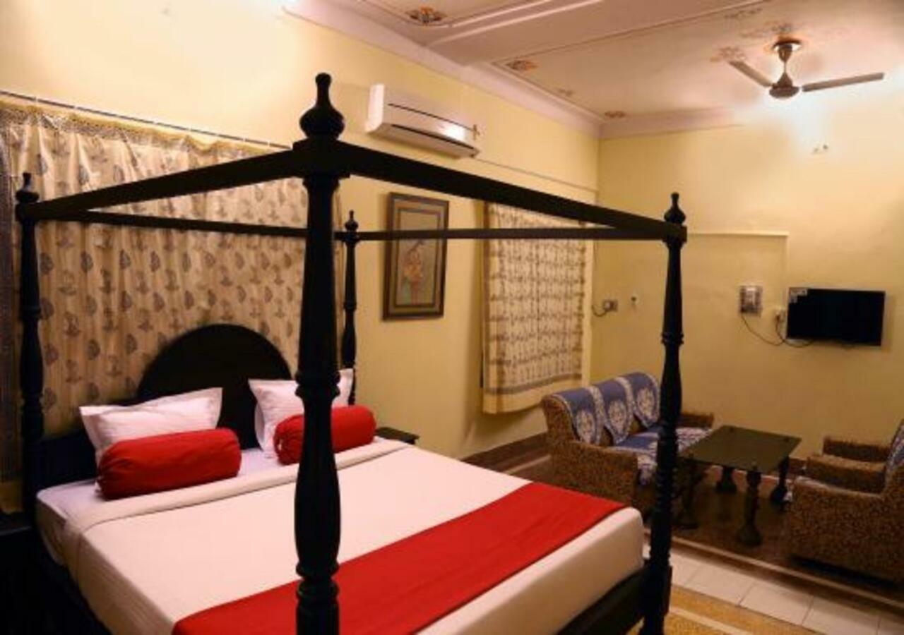 Hotel Ambavgarh Palace อุเดเปอร์ ภายนอก รูปภาพ